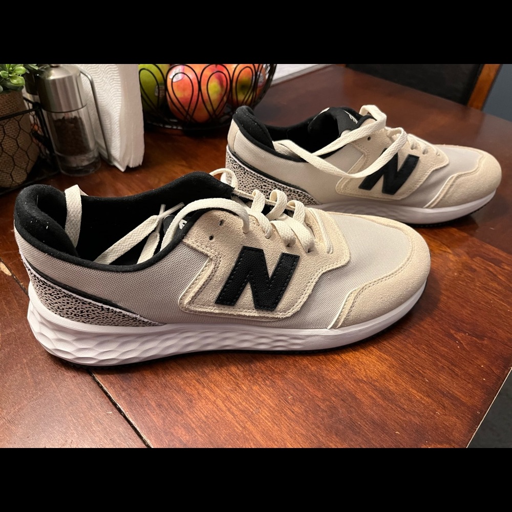 Women’s New Balance Shoes-Brand New Women’s Size 11